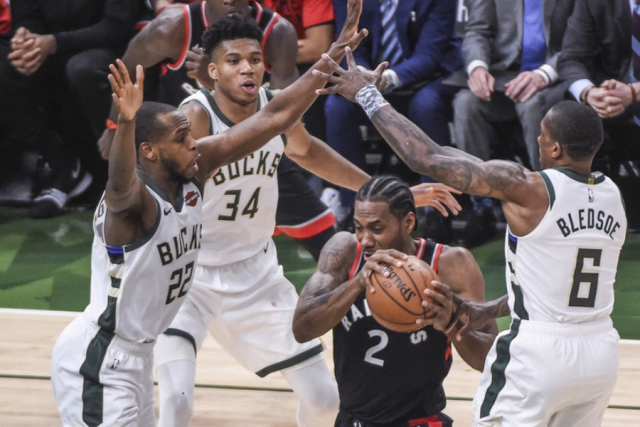 北京队鏖战雄鹿，乔治统治全场