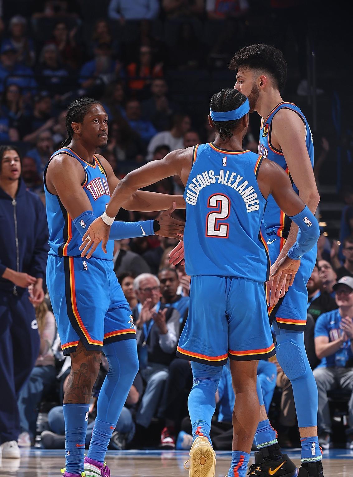 雷霆横扫上海队，约基奇关键制胜